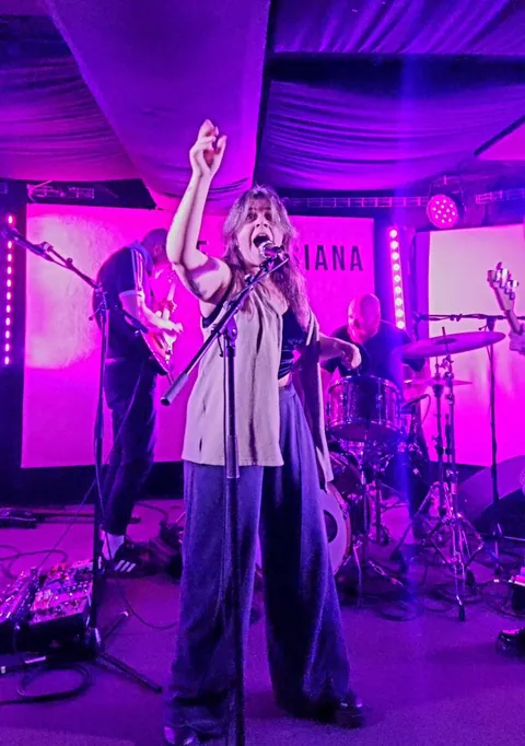 Ellie Godwin’s vocal talents shine, putting Peach firmly in the ‘one to watch’ category