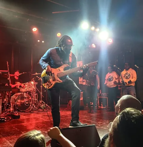 The band has far too many hits and the whole venue is a dancefloor
