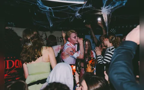 ONLY THE POETS dazzled The Louisiana in Bristol
