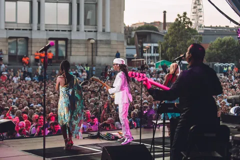 The crowd were treated to a special night at the amphitheatre