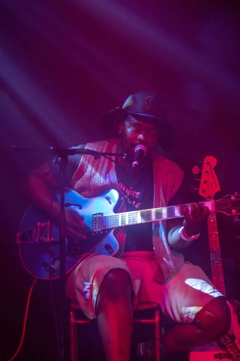 Credo offered up solid guitar and vocal backing for Samo Songs