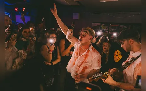 ONLY THE POETS dazzled The Louisiana in Bristol